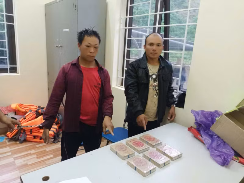 Hai đối tượng và tang vật