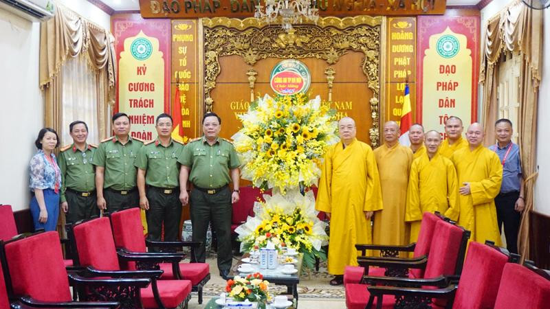 Trung tướng Nguyễn Hải Trung trân trọng chúc mừng Trung ương Giáo hội Phật giáo Việt Nam đã tổ chức thành công Đại hội Đại biểu Phật giáo toàn quốc lần thứ IX, nhiệm kỳ 2022-2027 Trung tướng Nguyễn Hải Trung trân trọng chúc mừng Trung ương Giáo hội Phật giáo Việt Nam đã tổ chức thành công Đại hội Đại biểu Phật giáo toàn quốc lần thứ IX, nhiệm kỳ 2022-2027