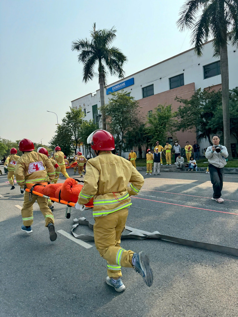 Lực lượng PCCC tại cơ sở khu công nghiệp Bắc Thăng Long thực tập chữa cháy tìm kiếm cứu nạn