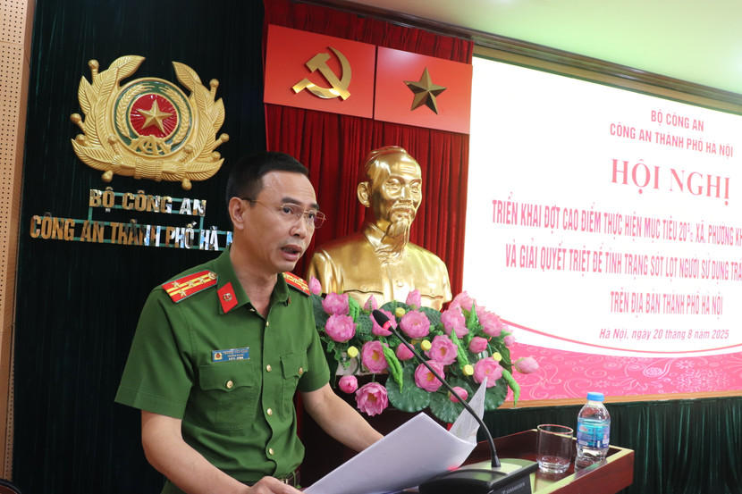 Đại tá Trương Văn Hồng, Trưởng phòng Cảnh sát điều tra tội phạm về ma tuý báo cáo tại hội nghị