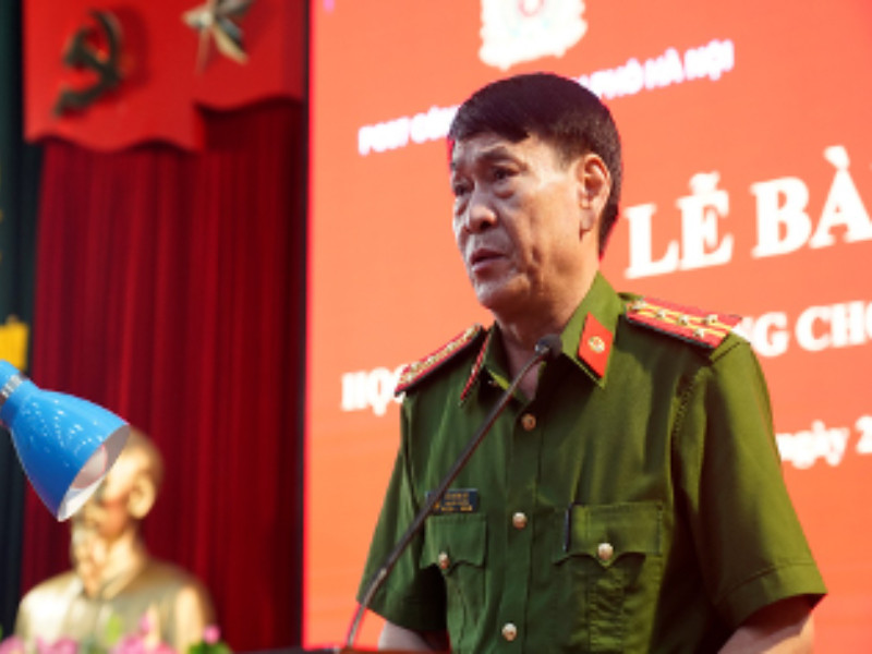 Đại tá Lã Xuân Lực, Phó Hiệu trưởng Trường Đại học PCCC phát biểu tại Lễ bàn giao