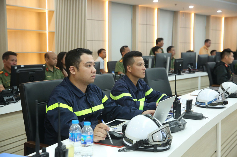Lực lượng Cảnh sát PCCC và CNCH ứng trực tại Trung tâm Thông tin chỉ huy CATP