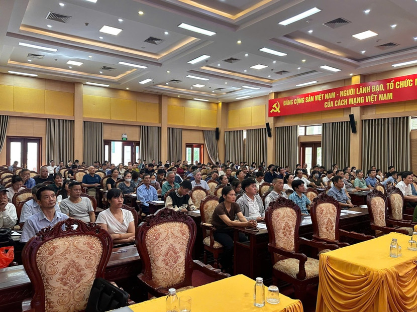 Hơn 300 người đại diện cơ quan, tổ chức, doanh nghiệp, hộ gia đình, hộ gia đình kết hợp sản xuất, kinh doanh tham gia Hội nghị tuyên truyền, phổ biến pháp luật và ký cam kết đảm bảo an toàn PCCC và CNCH tại xã Hoài Đức Hơn 300 người đại diện cơ quan, tổ chức, doanh nghiệp, hộ gia đình, hộ gia đình kết hợp sản xuất, kinh doanh tham gia Hội nghị tuyên truyền, phổ biến pháp luật và ký cam kết đảm bảo an toàn PCCC và CNCH tại xã Hoài Đức