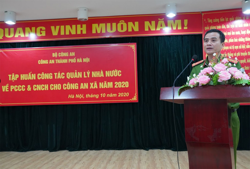 Thượng tá Lê Ngọc Thanh, phát biểu tại lớp khai mạc Thượng tá Lê Ngọc Thanh, phát biểu tại lớp khai mạc