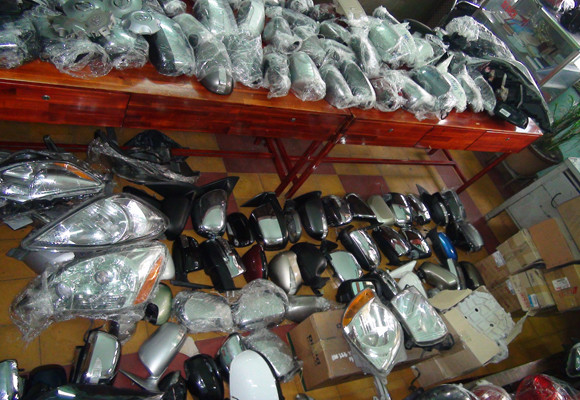 Phá băng nhóm gây ra hàng loạt vụ trộm cắp phụ tùng ô tô ảnh 4