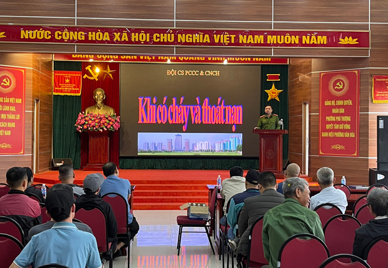 Cảnh sát PCCC hướng dẫn khi có cháy thoát nạn và xử lý an toàn cho gia đình và chính bản thân Cảnh sát PCCC hướng dẫn khi có cháy thoát nạn và xử lý an toàn cho gia đình và chính bản thân