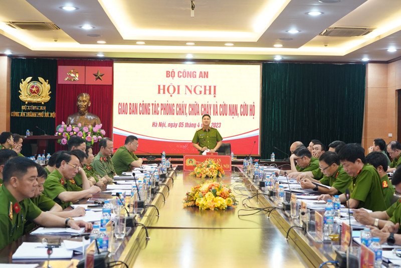 Đại tá Dương Đức Hải, Phó Giám đốc CATP Hà Nội chủ trì tại điểm cầu trực tuyến CATP