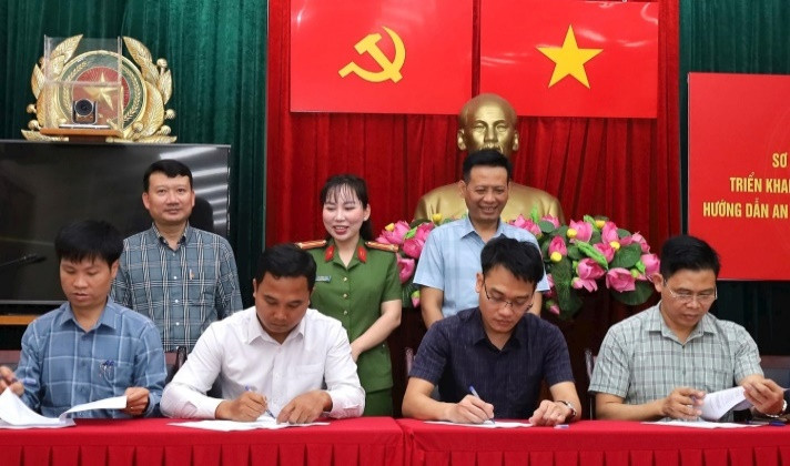 Các đơn vị ở huyện Chương Mỹ ký cam kết thực hiện cao điểm tuyên truyền, hướng dẫn an toàn PCCC và CNCH Các đơn vị ở huyện Chương Mỹ ký cam kết thực hiện cao điểm tuyên truyền, hướng dẫn an toàn PCCC và CNCH