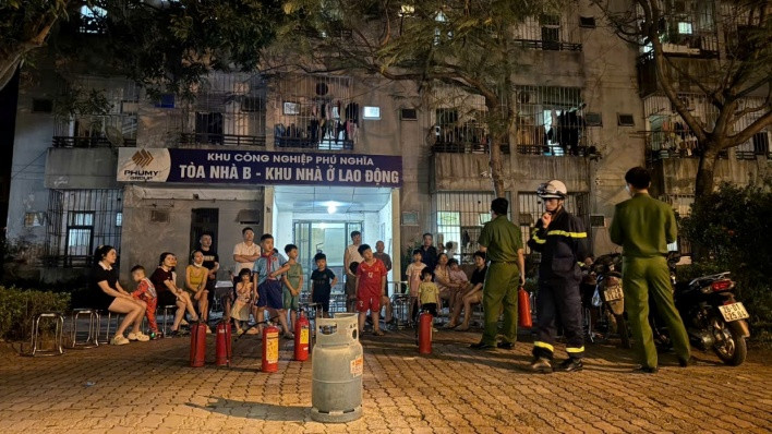 Gần 500 công nhân, người lao động tham gia tập huấn, tuyên truyền kỹ năng thoát nạn, chữa cháy