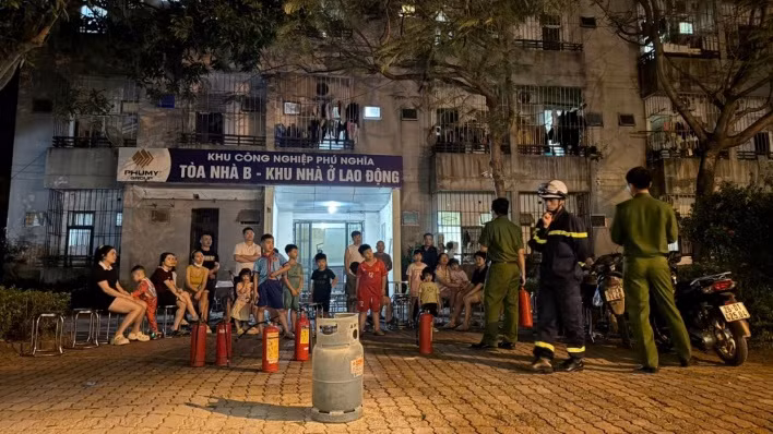 Gần 500 công nhân, người lao động tham gia tập huấn, tuyên truyền kỹ năng thoát nạn, chữa cháy