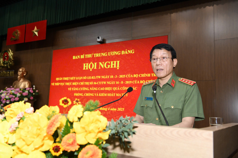 Đại tướng Lương Tam Quang, Ủy viên Bộ Chính trị, Bí thư Đảng ủy Công an Trung ương, Bộ trưởng Bộ Công an phát biểu khai mạc hội nghị