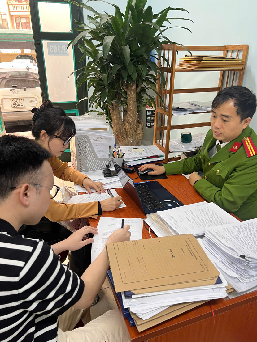 Mọi nhiệm vụ tại cơ sở vẫn duy trì hoạt động, tạo thuận lợi tốt nhất cho người dân làm thủ tục hành chính Mọi nhiệm vụ tại cơ sở vẫn duy trì hoạt động, tạo thuận lợi tốt nhất cho người dân làm thủ tục hành chính