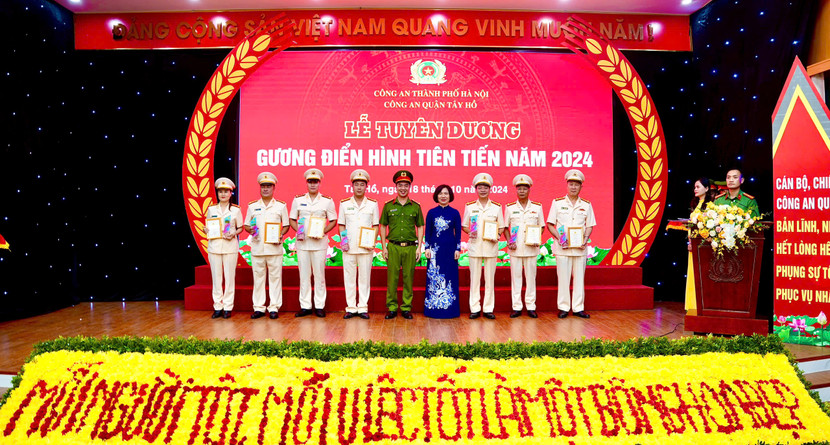 Các phong trào thi đua đã lan tỏa đến lực lượng công an cơ sở Các phong trào thi đua đã lan tỏa đến lực lượng công an cơ sở