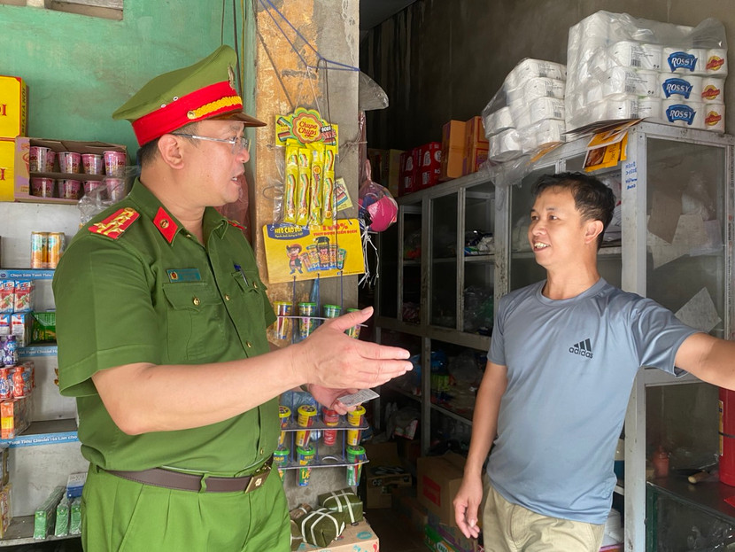 Đại tá Phạm Trung Hiếu, Trưởng phòng trực tiếp kiểm tra, hướng dẫnTổ liên gia được thành lập trên địa bàn Đại tá Phạm Trung Hiếu, Trưởng phòng trực tiếp kiểm tra, hướng dẫnTổ liên gia được thành lập trên địa bàn