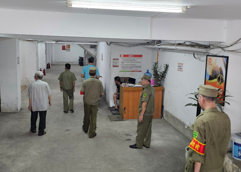 Đội phòng cháy chữa cháy UBND phường Dịch Vọng phối hợp với tổ dân phố 11 kiểm tra nhắc nhở các hộ kinh doanh nâng cao ý thức an toàn PCCC Đội phòng cháy chữa cháy UBND phường Dịch Vọng phối hợp với tổ dân phố 11 kiểm tra nhắc nhở các hộ kinh doanh nâng cao ý thức an toàn PCCC