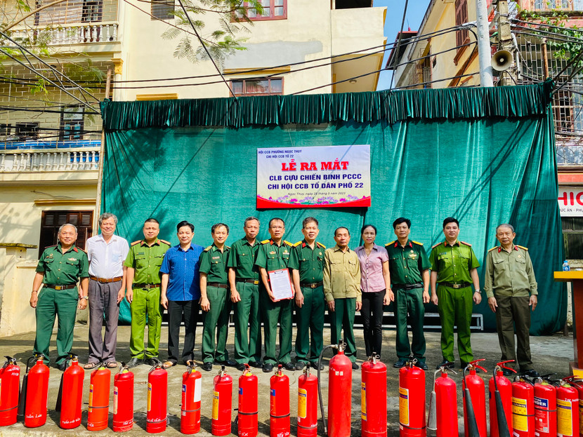 CAQ Long Biên ra mắt mô hình "CLB cựu chiến binh PCCC" tại phường Ngọc Thuỵ CAQ Long Biên ra mắt mô hình "CLB cựu chiến binh PCCC" tại phường Ngọc Thuỵ