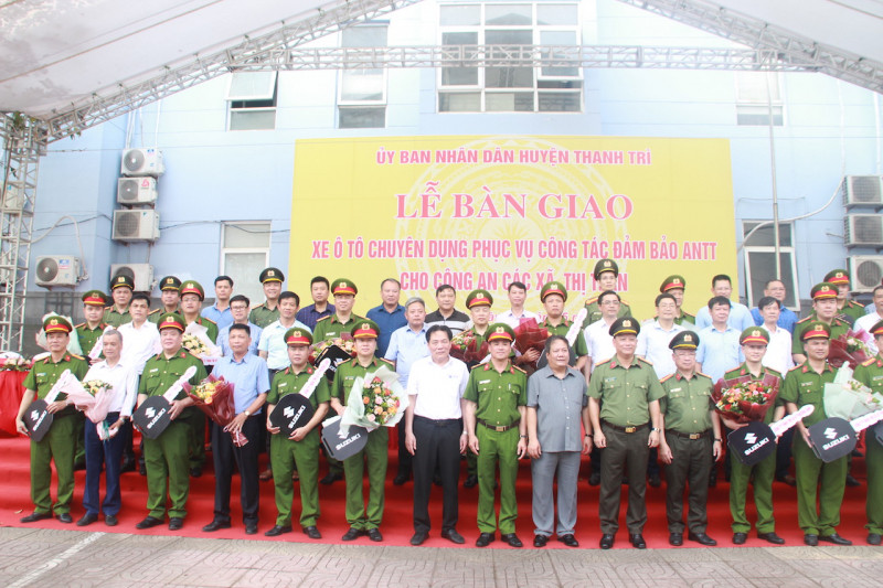 Các đại biểu tại lễ bàn giao xe Các đại biểu tại lễ bàn giao xe