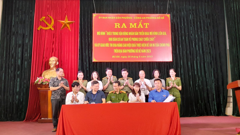 Các đơn vị ký giao ước thi đua nâng cao hiệu quả thực hiện Đề án 06/CP trên địa bàn phường Bồ Đề