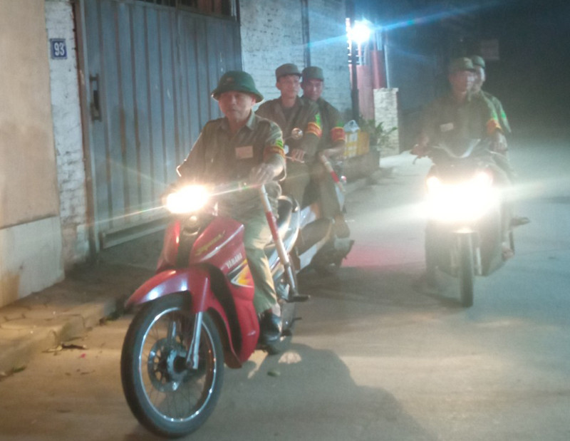Lực lượng bảo vệ dân phố tuần tra, đảm bảo ANTT địa bàn phường Tứ Liên
