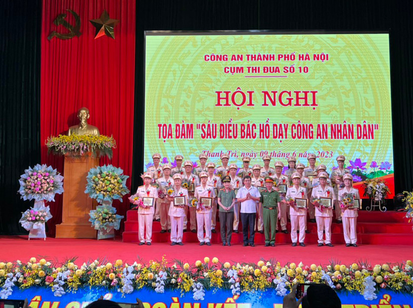 Vinh danh những sáng kiến của tập thể, cá nhân tiêu biểu trong thực hiện Sáu điều bác Hồ dạy Công an nhân dân
