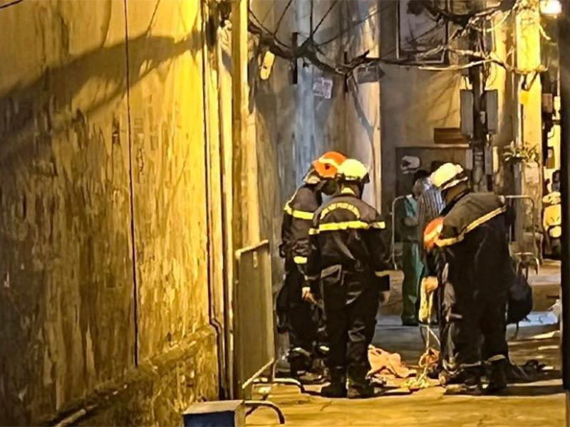 Lực lượng CNCH- CAQ Ba Đình nhanh chóng tiếp cận, xử lý vụ tai nạn thang máy Lực lượng CNCH- CAQ Ba Đình nhanh chóng tiếp cận, xử lý vụ tai nạn thang máy