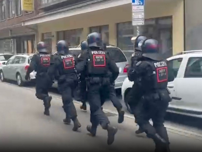 Cảnh sát nhanh chóng tới hiện trường