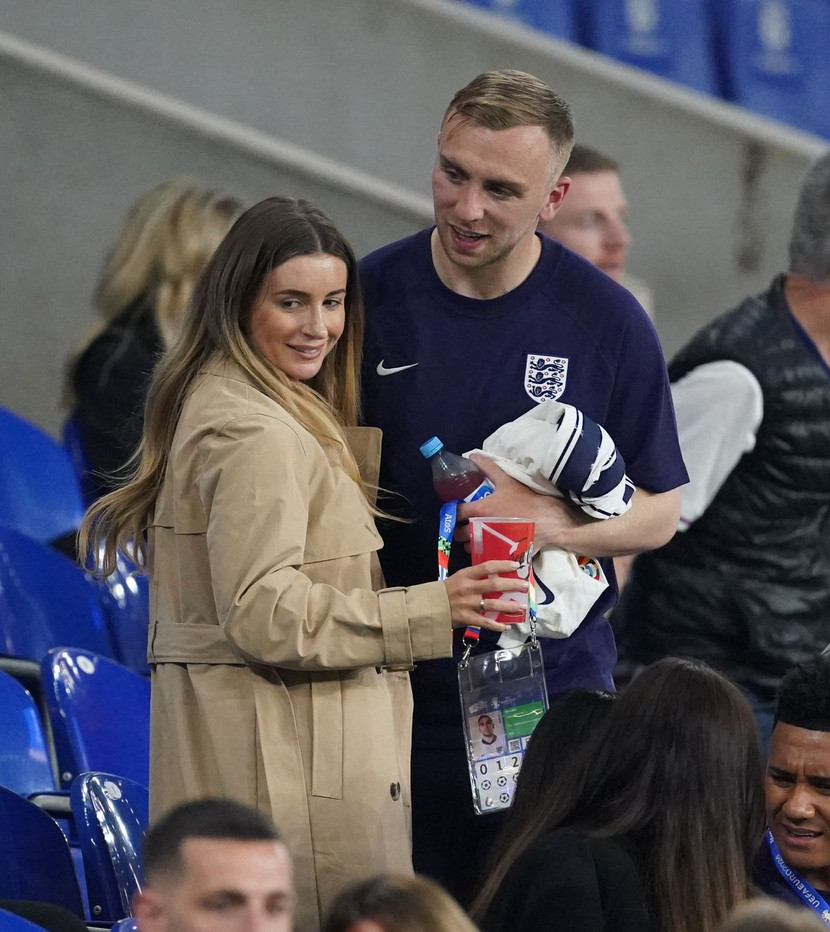 Jarrod Bowen và bạn gái Dani Dyer