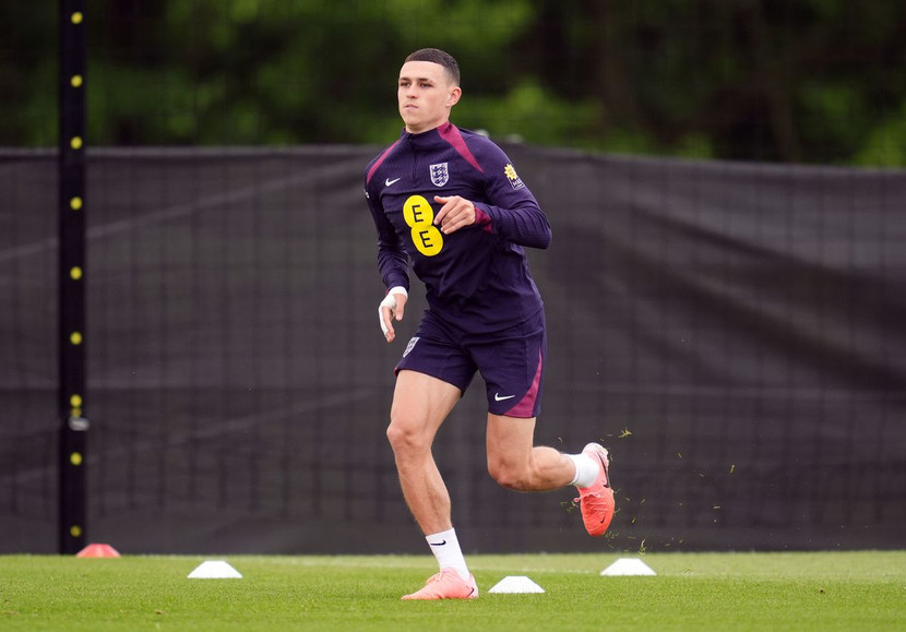 Foden hy vọng cùng "Tam sư" đi tới chức vô địch tại giải đấu trên đất Đức Foden hy vọng cùng "Tam sư" đi tới chức vô địch tại giải đấu trên đất Đức