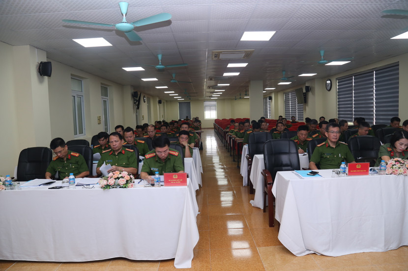 Các đại biểu tham dự Hội thảo