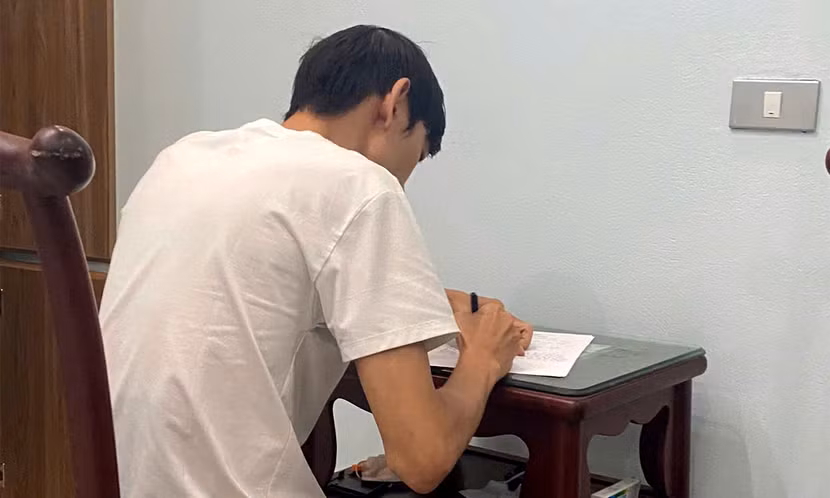 Đối tượng Đỗ Văn Quân tường trình quá trình vi phạm tại cơ quan Công an Đối tượng Đỗ Văn Quân tường trình quá trình vi phạm tại cơ quan Công an