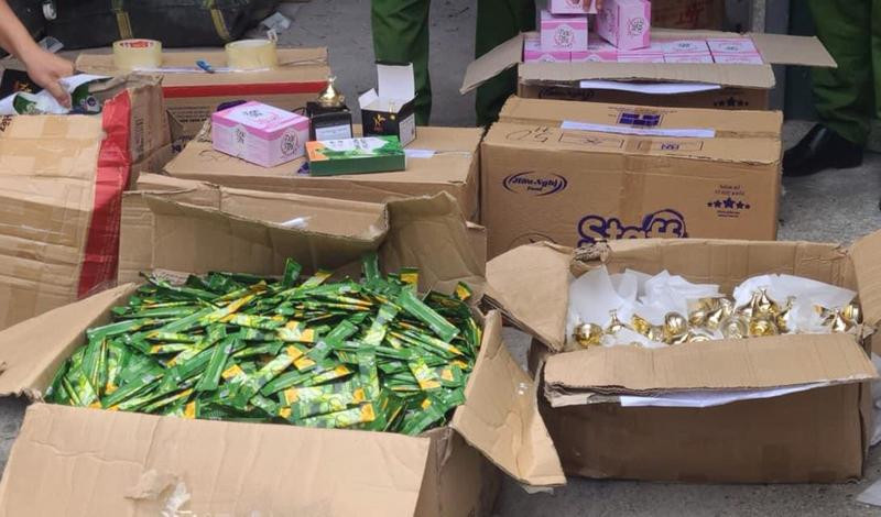 Cơ quan Công an thu giữ tang vật để phục vụ công tác điều tra