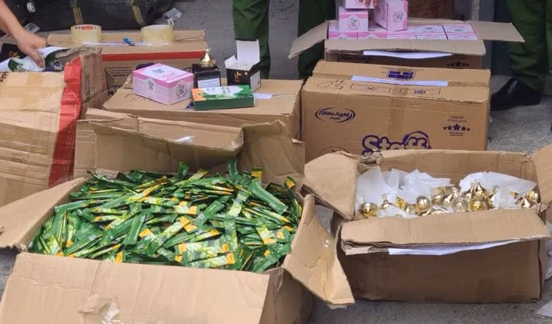 Cơ quan Công an thu giữ tang vật để phục vụ công tác điều tra