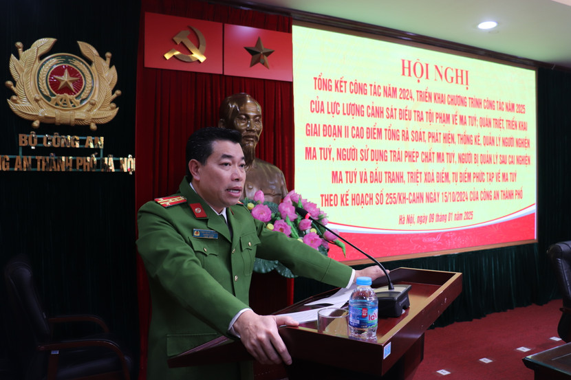 Đại tá Trần Quyết Thắng, Trưởng phòng Cảnh sát điều tra tội phạm về ma túy phát biểu tại hội nghị Đại tá Trần Quyết Thắng, Trưởng phòng Cảnh sát điều tra tội phạm về ma túy phát biểu tại hội nghị