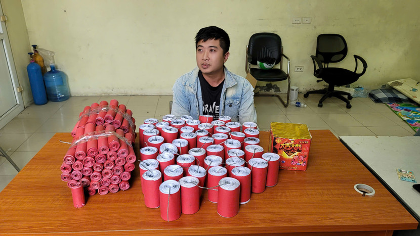 Đối tượng và tang vật...