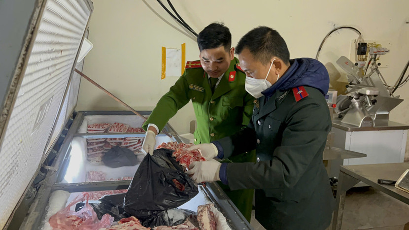 Phòng Cảnh sát kinh tế phối hợp thanh tra sở Nông nghiệp và phát triển nông thôn tiến hành kiểm tra đột xuất cơ sở sơ chế, kinh doanh thực phẩm đông lạnh không rõ nguồn gốc Phòng Cảnh sát kinh tế phối hợp thanh tra sở Nông nghiệp và phát triển nông thôn tiến hành kiểm tra đột xuất cơ sở sơ chế, kinh doanh thực phẩm đông lạnh không rõ nguồn gốc