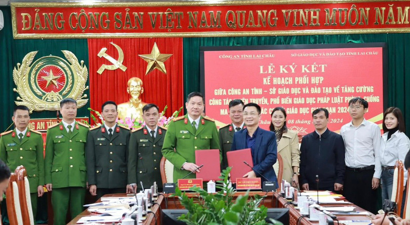 Sở Giáo dục và Đào tạo và Công an tỉnh Lai Châu ký kết quy chế phối hợp Sở Giáo dục và Đào tạo và Công an tỉnh Lai Châu ký kết quy chế phối hợp
