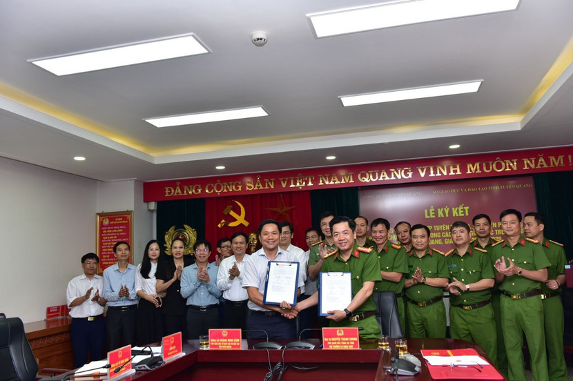 Sở Giáo dục và Đào tạo và Công an tỉnh Tuyên Quang ký kết quy chế phối hợp Sở Giáo dục và Đào tạo và Công an tỉnh Tuyên Quang ký kết quy chế phối hợp