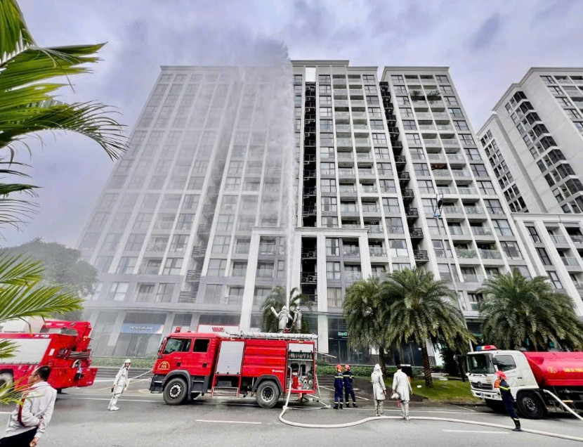 Lực lượng Cảnh sát PCCC và CNCH triển khai chữa cháy và cứu nạn, cứu hộ