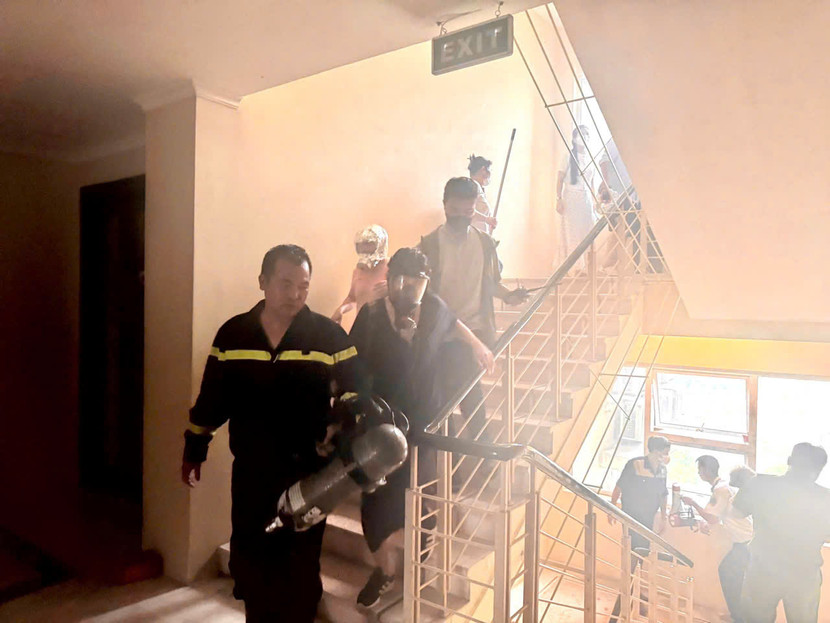 Nhanh chóng kịp thời chữa cháy, cứu nạn, cứu hộ vụ cháy tại một căn hộ chung cư trong khu đô thị Ciputra ngày 25/7/2025