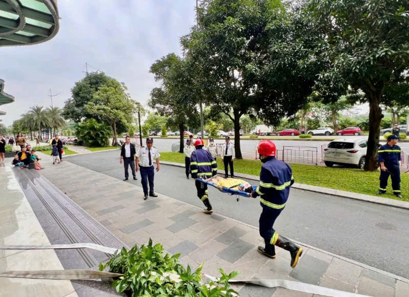 Đội PCCC và CNCH cơ sở triển khai cứu người, cứu tài sản