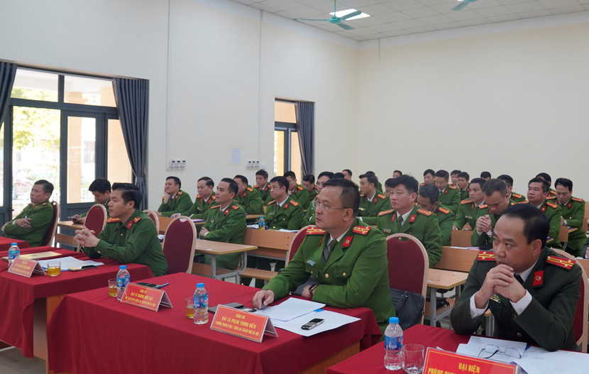 Đại biểu, chỉ huy các đơn vị tham gia Lễ khai mạc Lớp huấn luyện