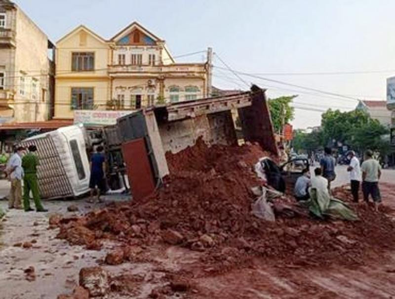 Cơ quan Công an khám nghiệm hiện trường vụ tai nạn giao thông