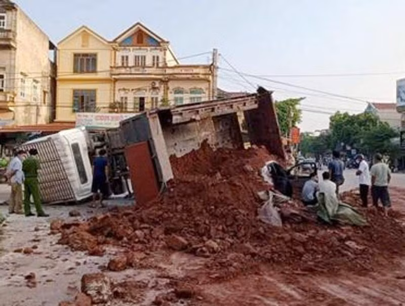 Cơ quan Công an khám nghiệm hiện trường vụ tai nạn giao thông