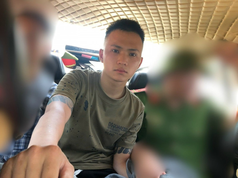 Công an tỉnh Bắc Giang đang di lý đối tượng Hải về trụ sở để điều tra, xử lý theo quy định pháp luật Công an tỉnh Bắc Giang đang di lý đối tượng Hải về trụ sở để điều tra, xử lý theo quy định pháp luật