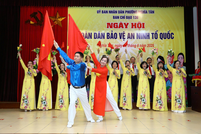 Chương trình văn nghệ chào mừng Ngày hội toàn dân bảo vệ ANTQ phường Nghĩa Tân