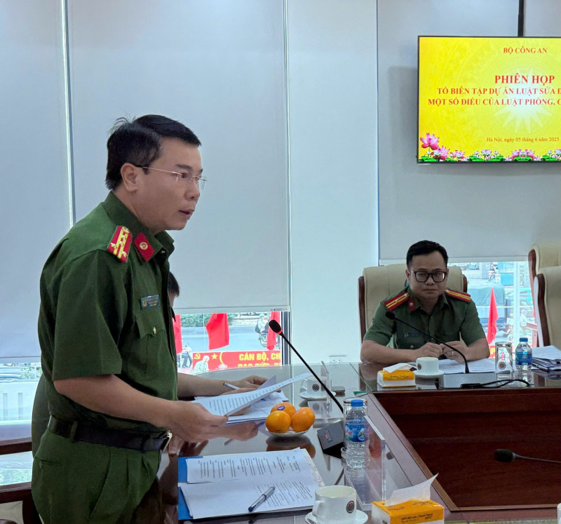 Đại tá Hoàng Quốc Việt, Phó Cục trưởng Cục CSĐT tội phạm về ma túy phát biểu tại phiên họp