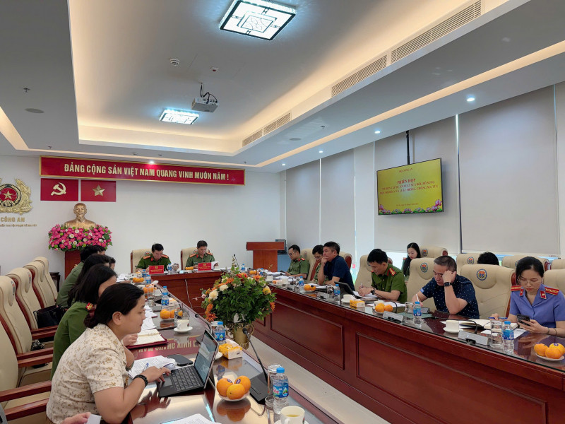 Các đại biểu tham dự phiên họp