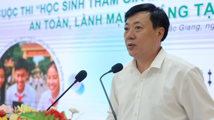 Thầy Trần Duy Phương - Hiệu trưởng trường THPT chuyên Bắc Giang phát động Cuộc thi