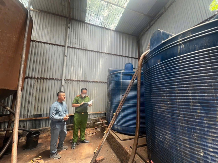 Cơ quan CSĐT kiểm đếm niêm phong số tang vật phục vụ công tác điều tra