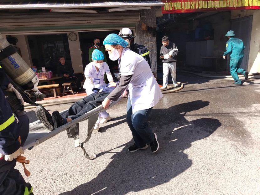 Lực lượng y tế tham gia diễn tập Lực lượng y tế tham gia diễn tập